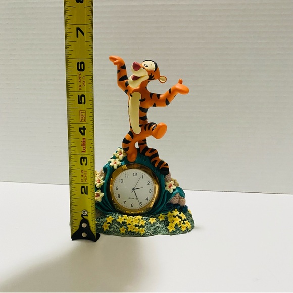 NEW Disney Direct Tigger clock - Picture 9 of 11
